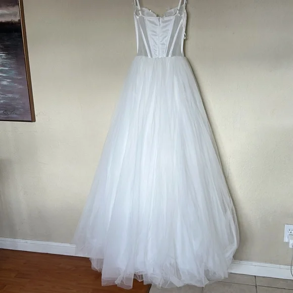 Nathalie House of CB White Wedding Dress - Picture 6 of 16